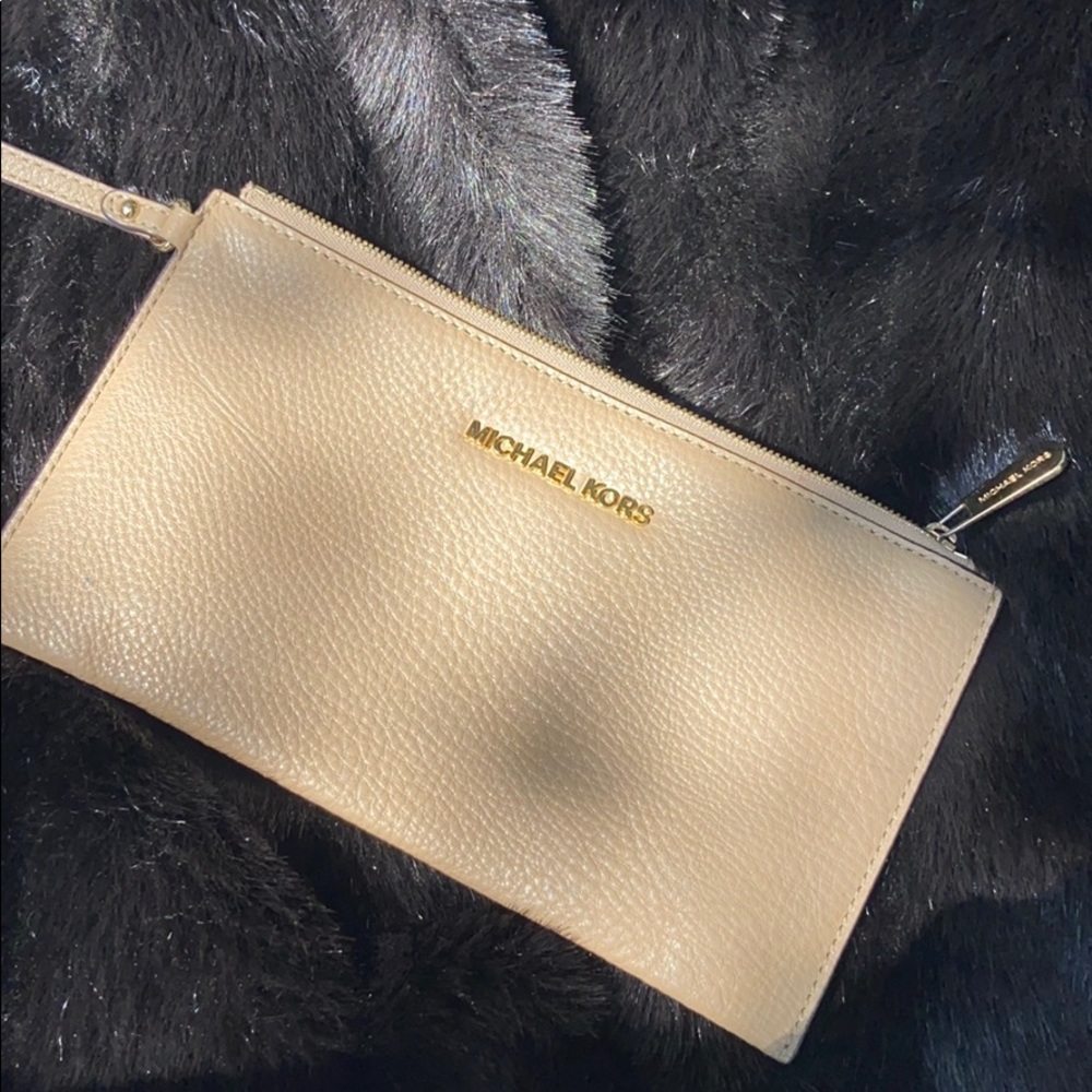 Michael Kors Wristlet